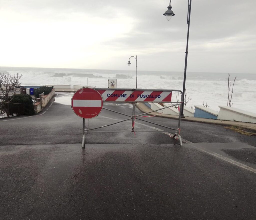 mareggiata fuscaldo calabria