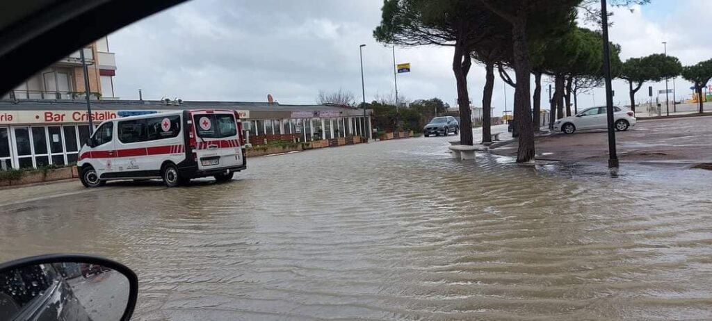 mareggiata lido adriano emilia romagna 2