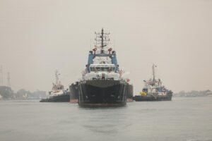 nave canale suez