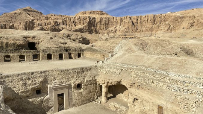 scoperta mummie egitto luxor