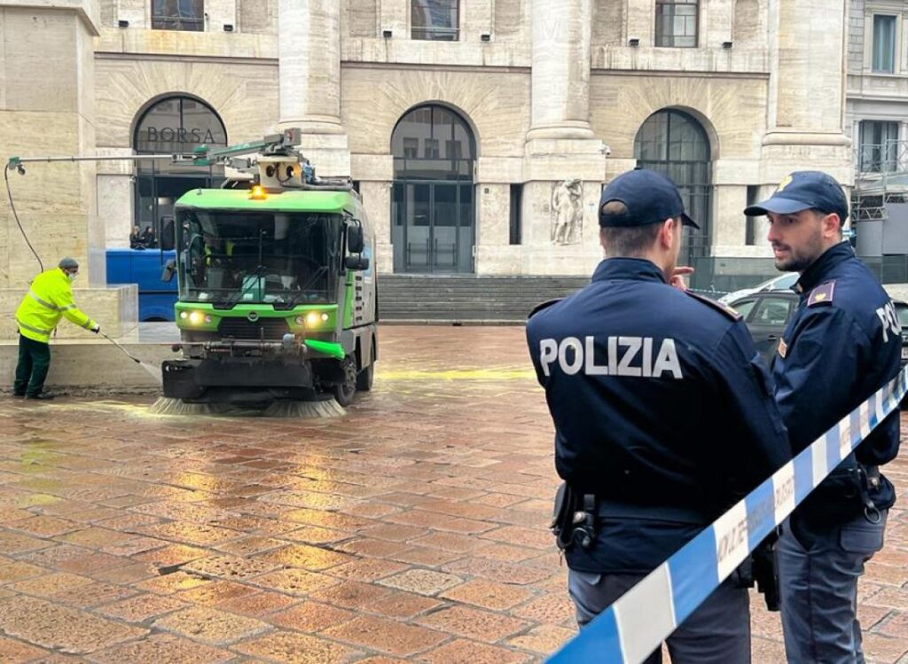 ultima generazione milano dito piazza affari
