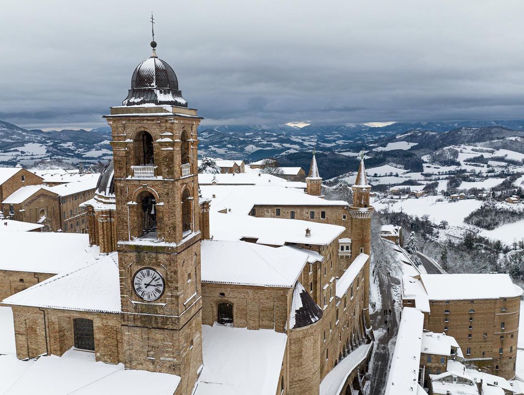 La neve di oggi a Urbino - 485 metri di altitudine nel nord delle Marche