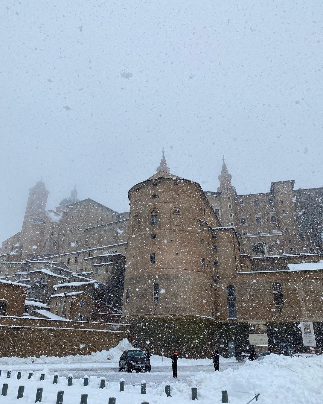 La neve di oggi a Urbino - 485 metri di altitudine nel nord delle Marche