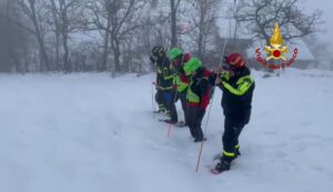 vigili fuoco dispersa neve pezzano