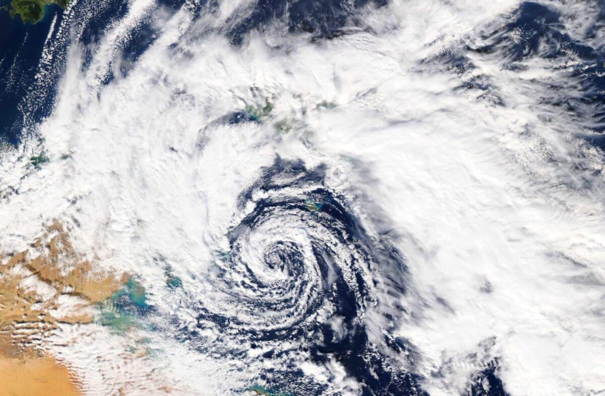 ciclone di malta visto dai satelliti nasa