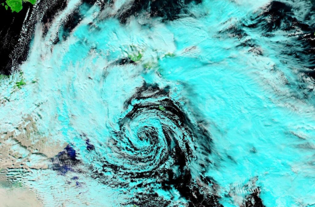ciclone di malta visto dai satelliti nasa