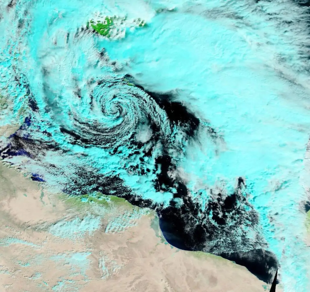 ciclone di malta visto dai satelliti nasa