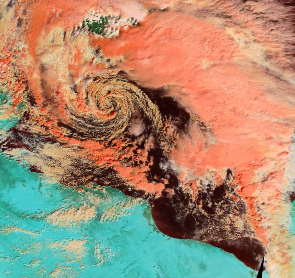 ciclone di malta visto dai satelliti nasa