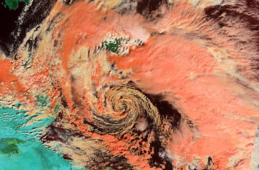 ciclone di malta visto dai satelliti nasa