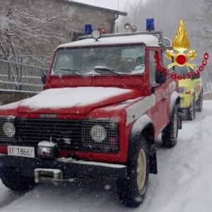 scout bloccati neve mugello