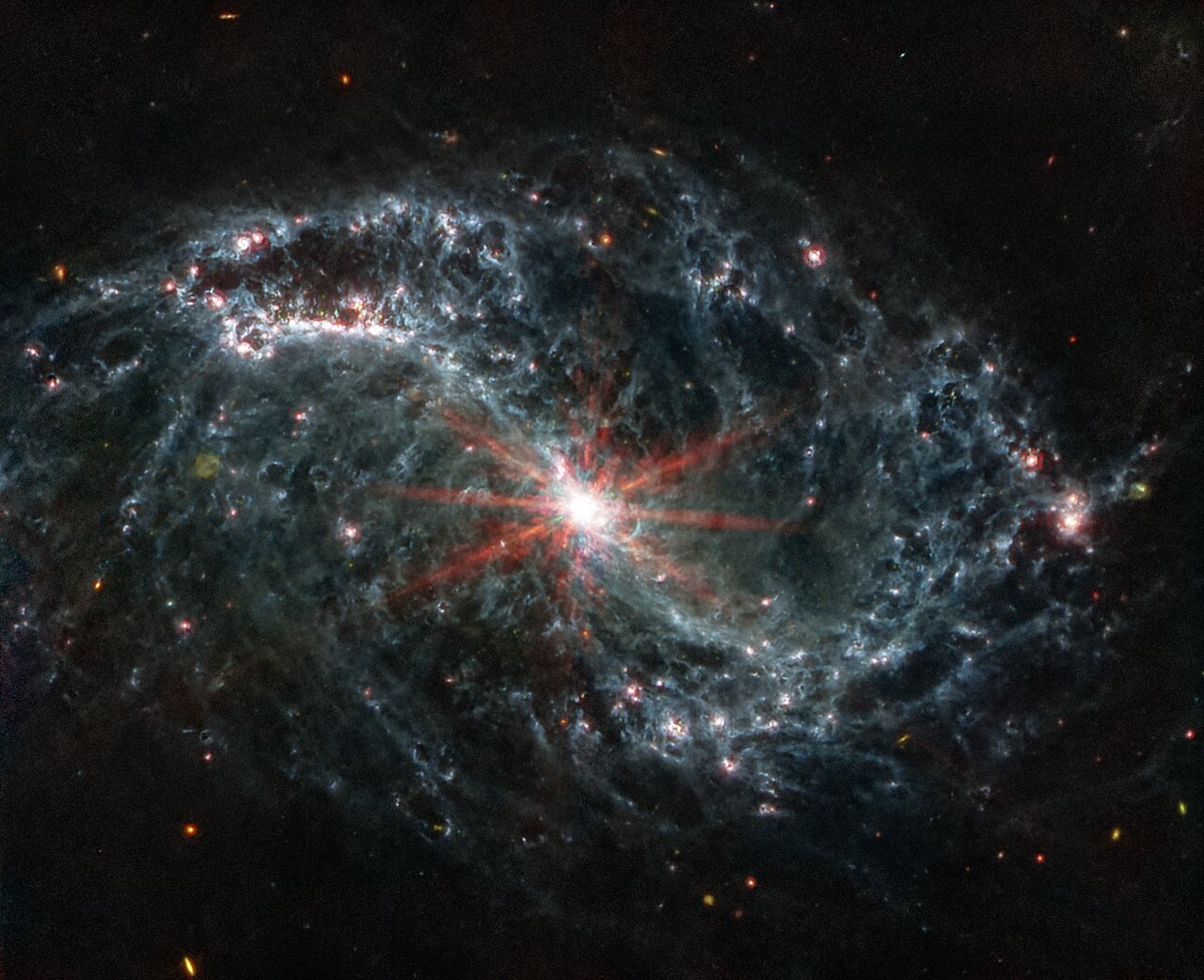 Galassia NGC 7496 webb