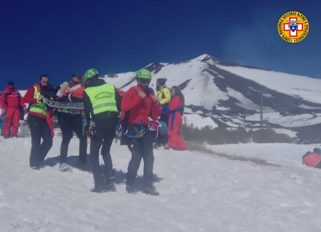 incidente etna soccorso alpino donna ferita