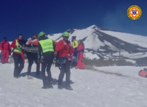 incidente etna soccorso alpino donna ferita