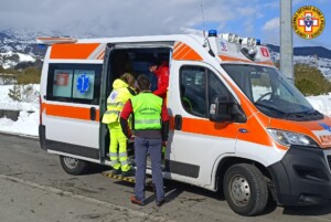 soccorso etna sud anziana aggredita cane randagio
