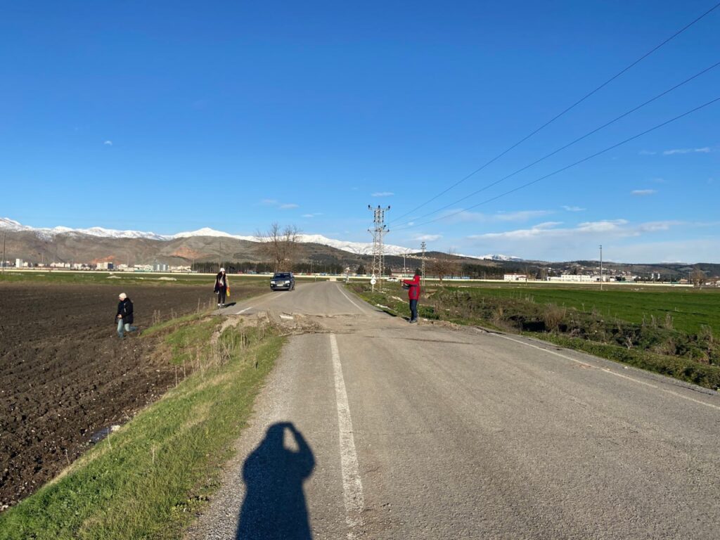 terremoto turchia spostamento strada