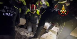 vigili del fuoco terremoto turchia