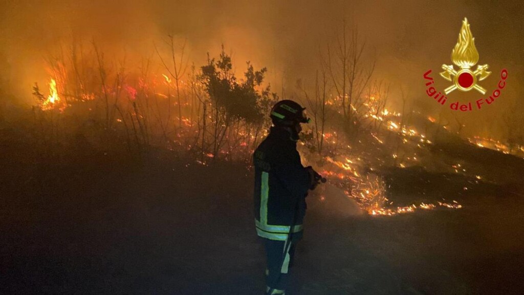 Montenegrino Valtravaglia incendio varese