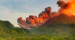 eruzione merapi indonesia