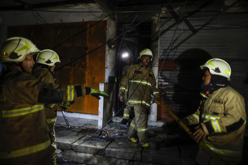 incendio giacarta