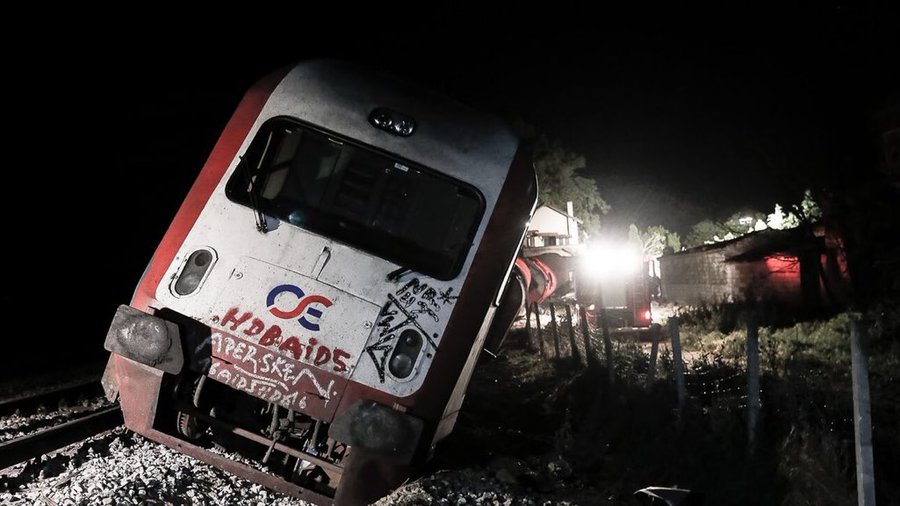 incidente scontro treni grecia