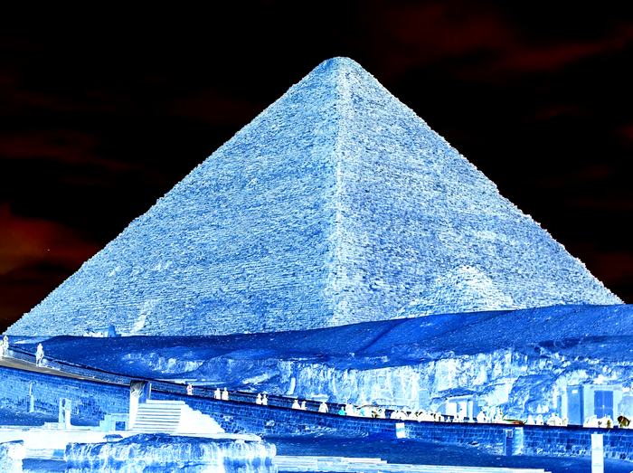 piramide di Cheope vista con radar