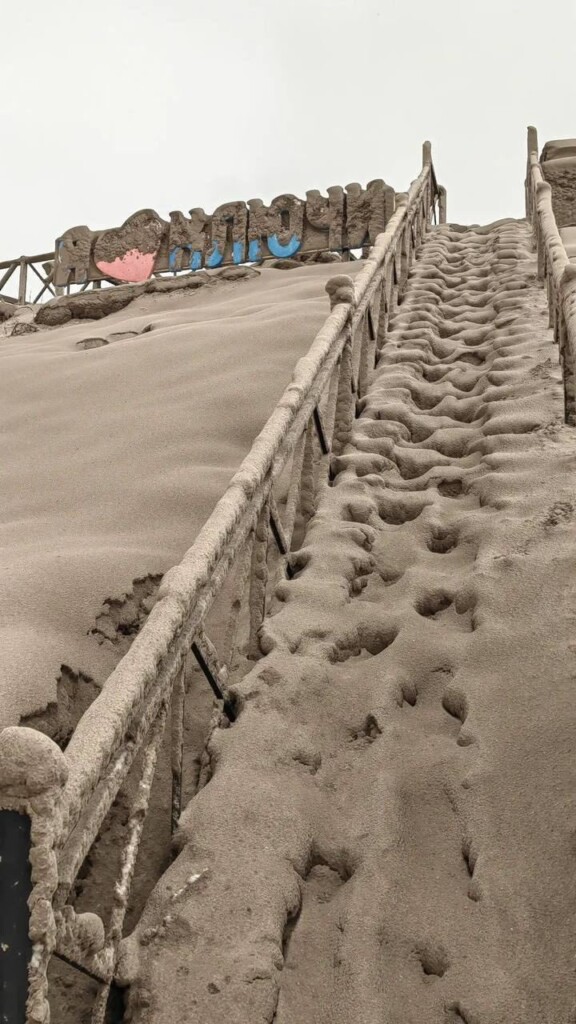 Shiveluch eruzione foto