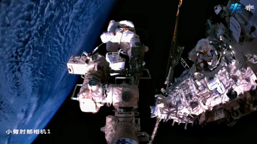 astronauti cinesi stazione spaziale