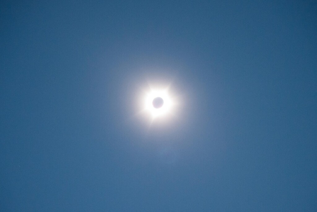 eclissi solare ibrida australia
