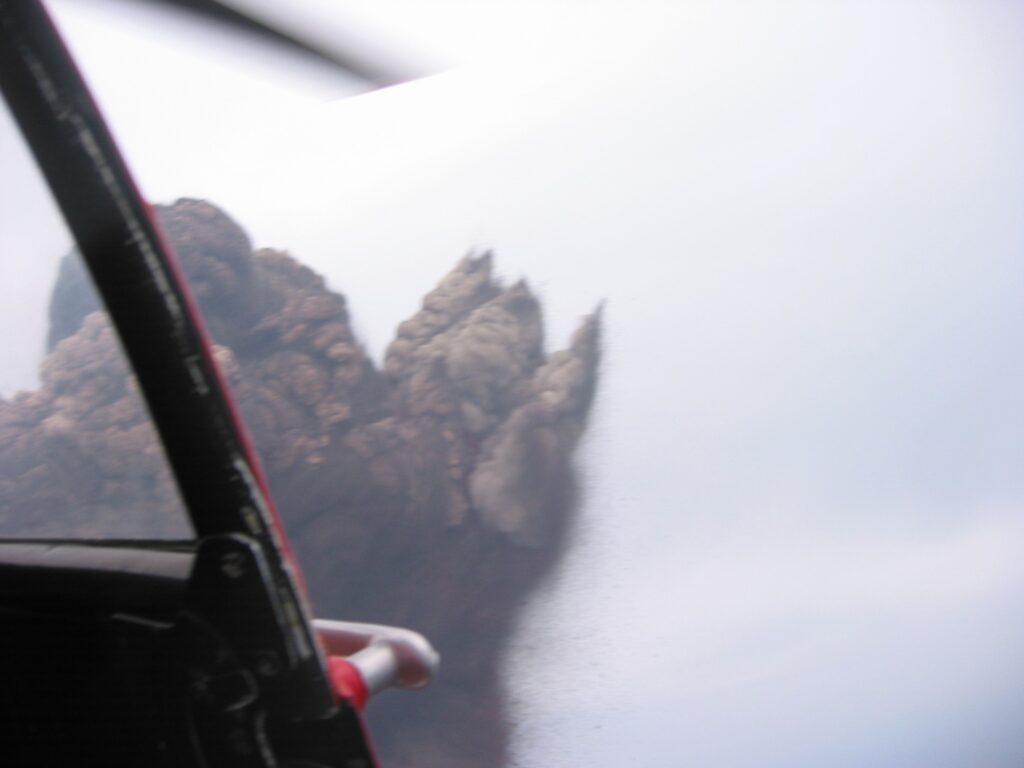 eruzione Stromboli 5 aprile 2003