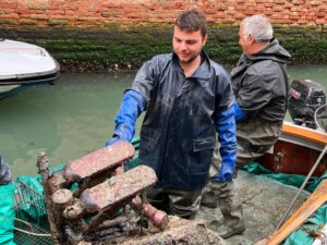 gondolieri sub venezia