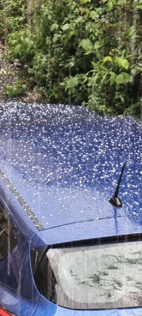 grandine genova oggi 13 aprile