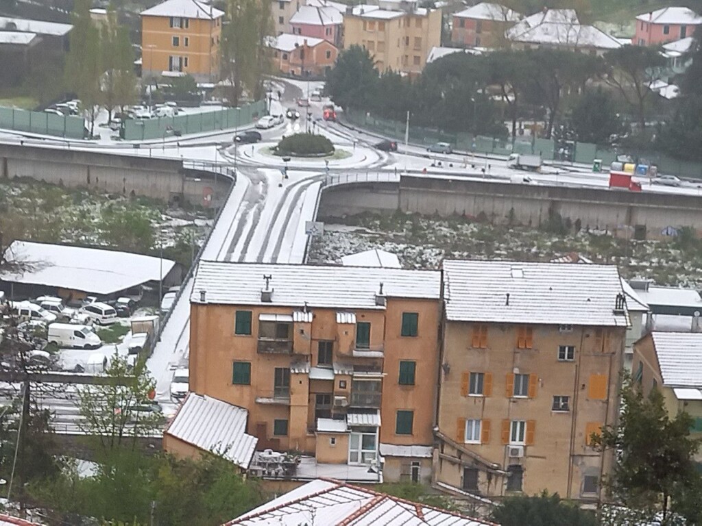 grandine genova oggi 13 aprile