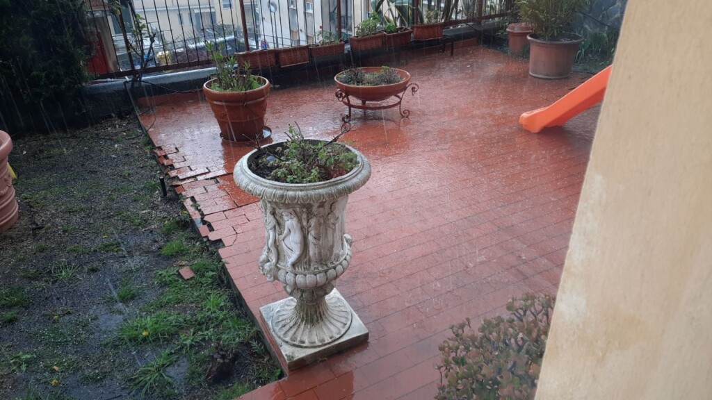 grandine genova oggi 13 aprile