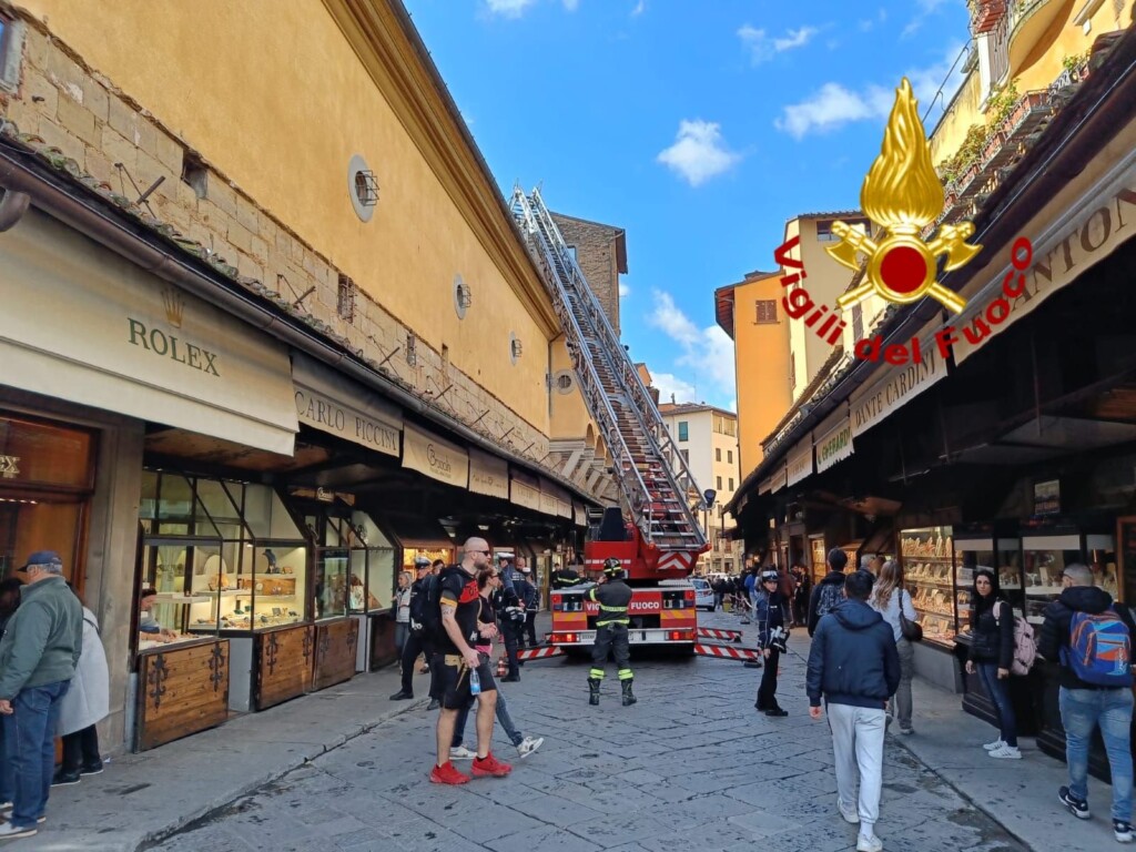 maltempo firenze danni Ponte Vecchio