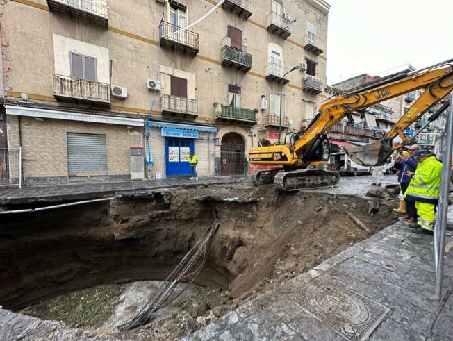 maltempo voragine secondigliano