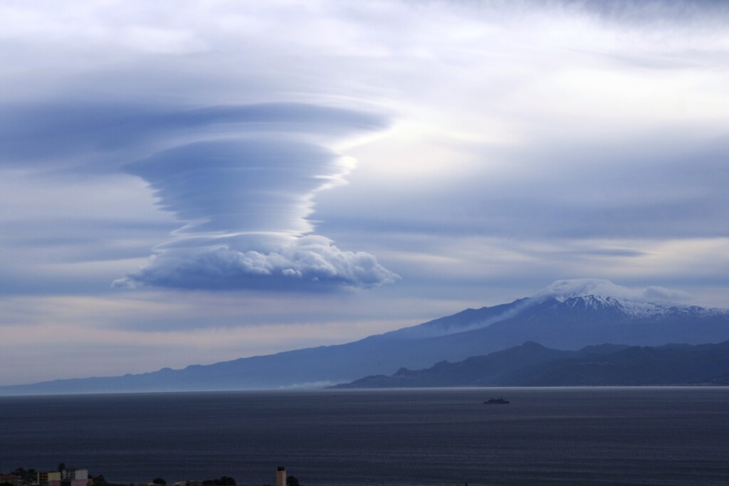 nube lenticolare etna