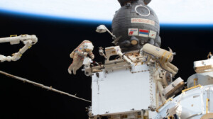 passeggiata spaziale astronauti russi