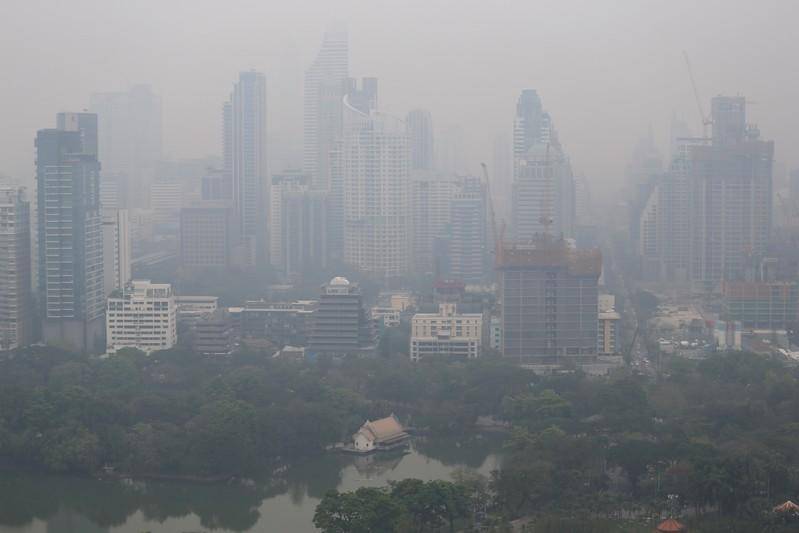 la smog tossico in Thailandia sta causando grossi problemi di salute alla popolazione
