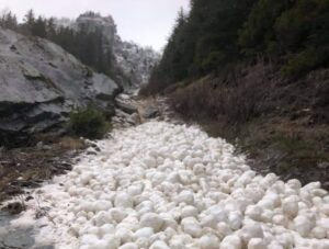valanghe di pietre a forma di palle