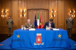 10_Firma dell'accordo tra Esercito Italiano e CIRA