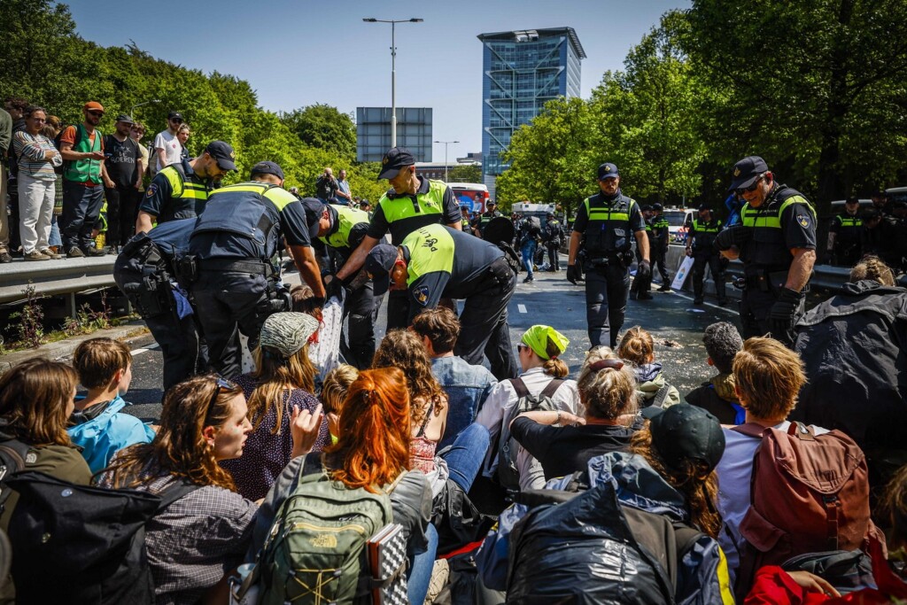 Extinction Rebellion aia