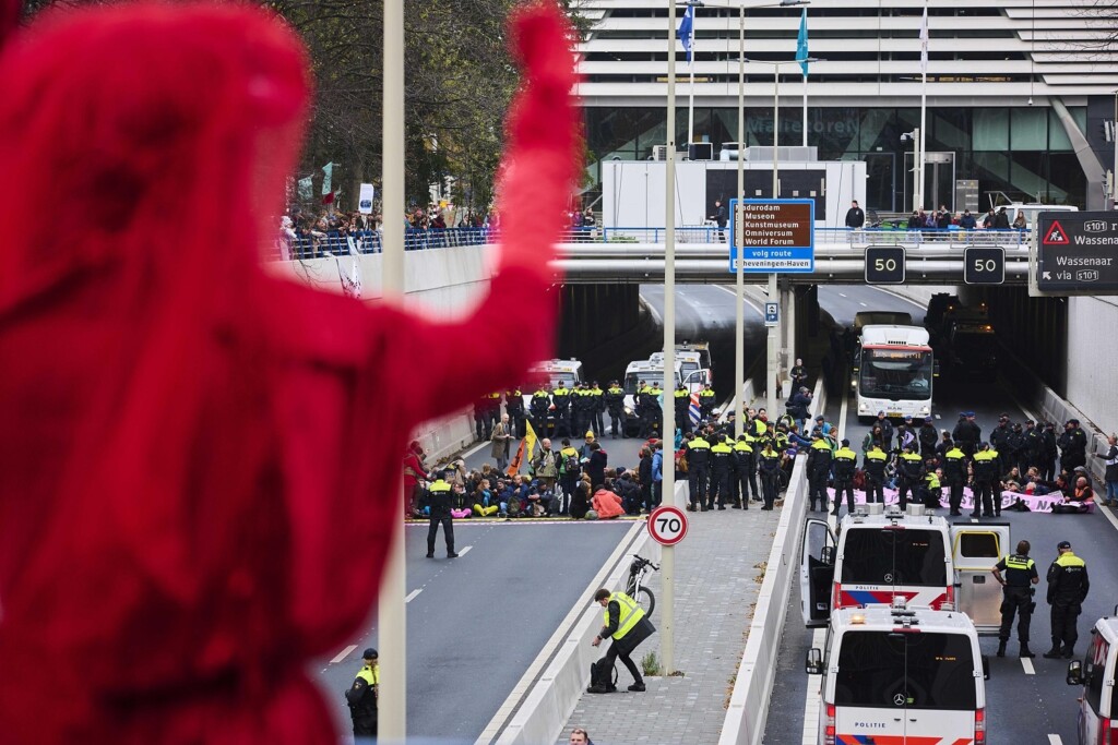 Extinction Rebellion aia