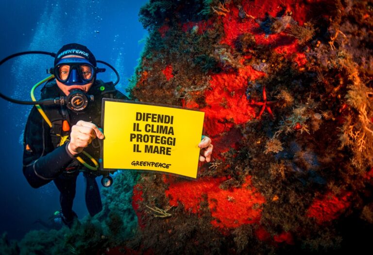 campagna "C'è di mezzo il mare" di Greenpeace