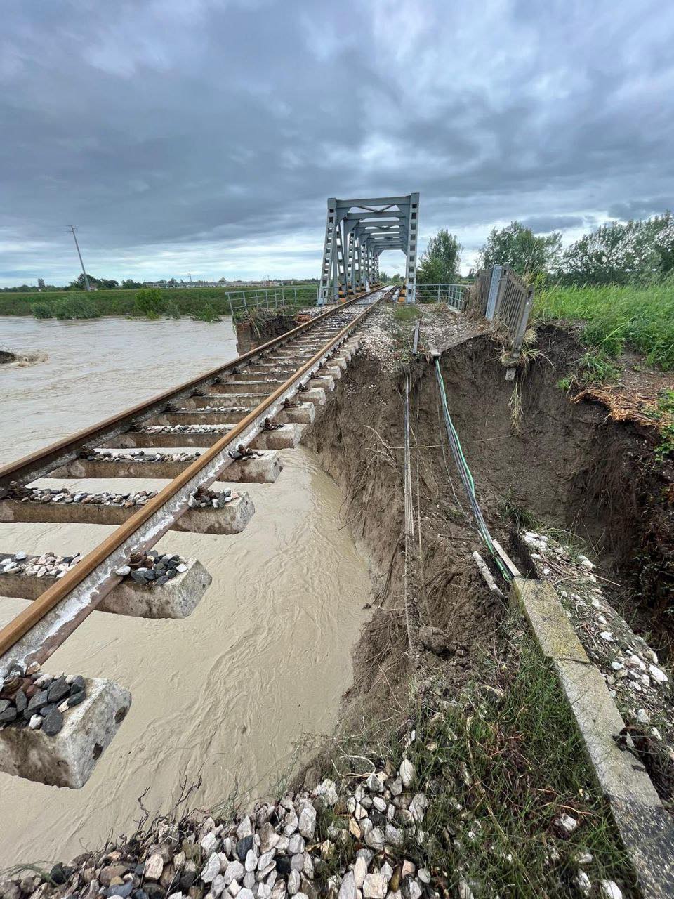 alluvione ferrovia tra Sant'Agata sul Santerno e Lugo