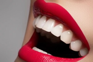 bocca denti sorriso