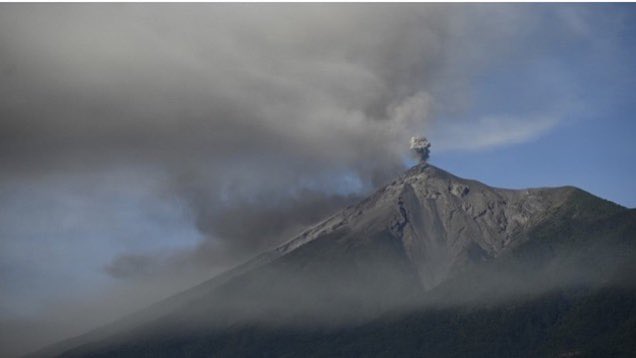 eruzione vulcan de fuego guatemala