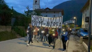 fiaccolata andrea papi