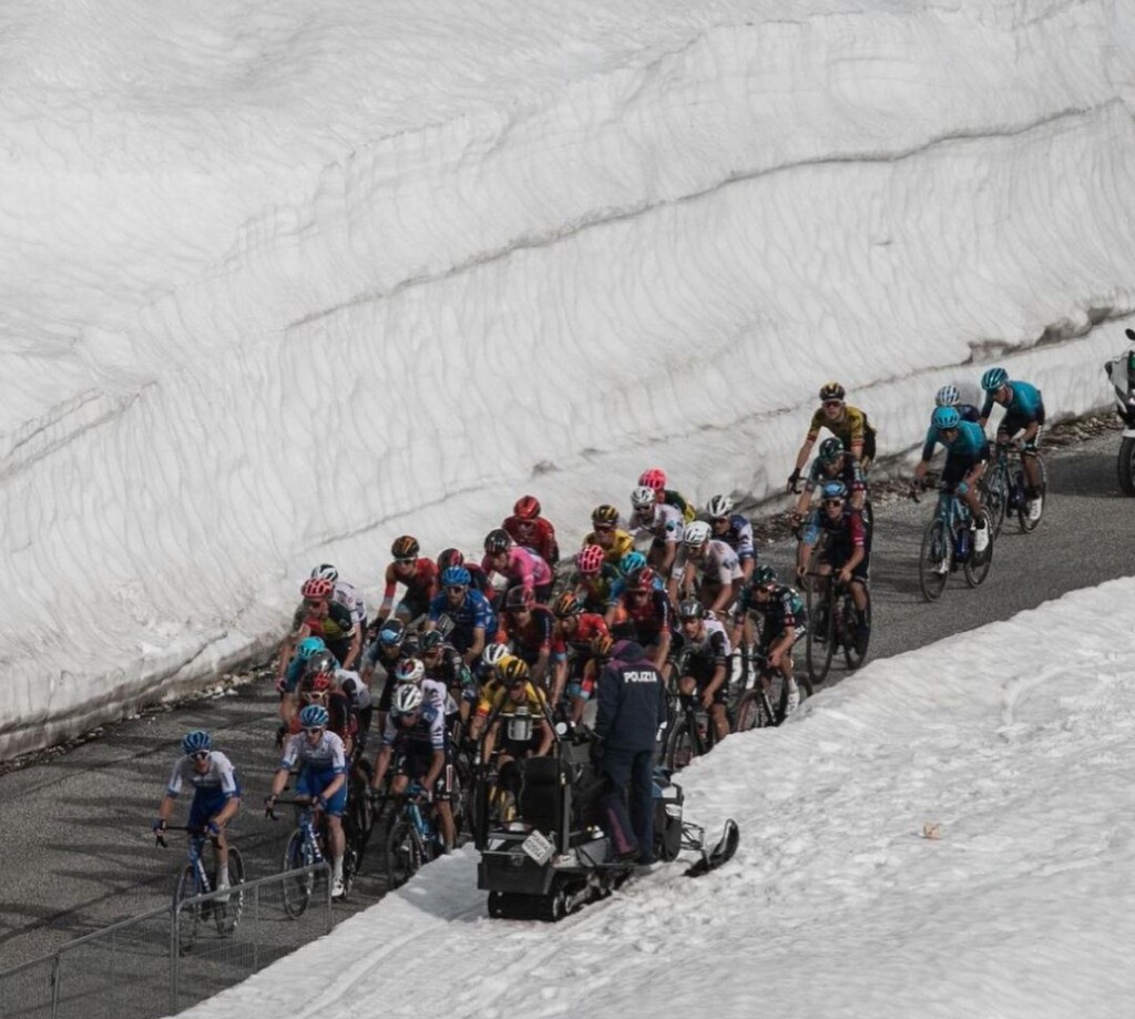 giro d'italia neve gran sasso
