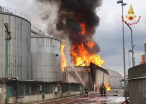 incendio distilleria faenza