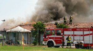 incendio durante la partita di rugby